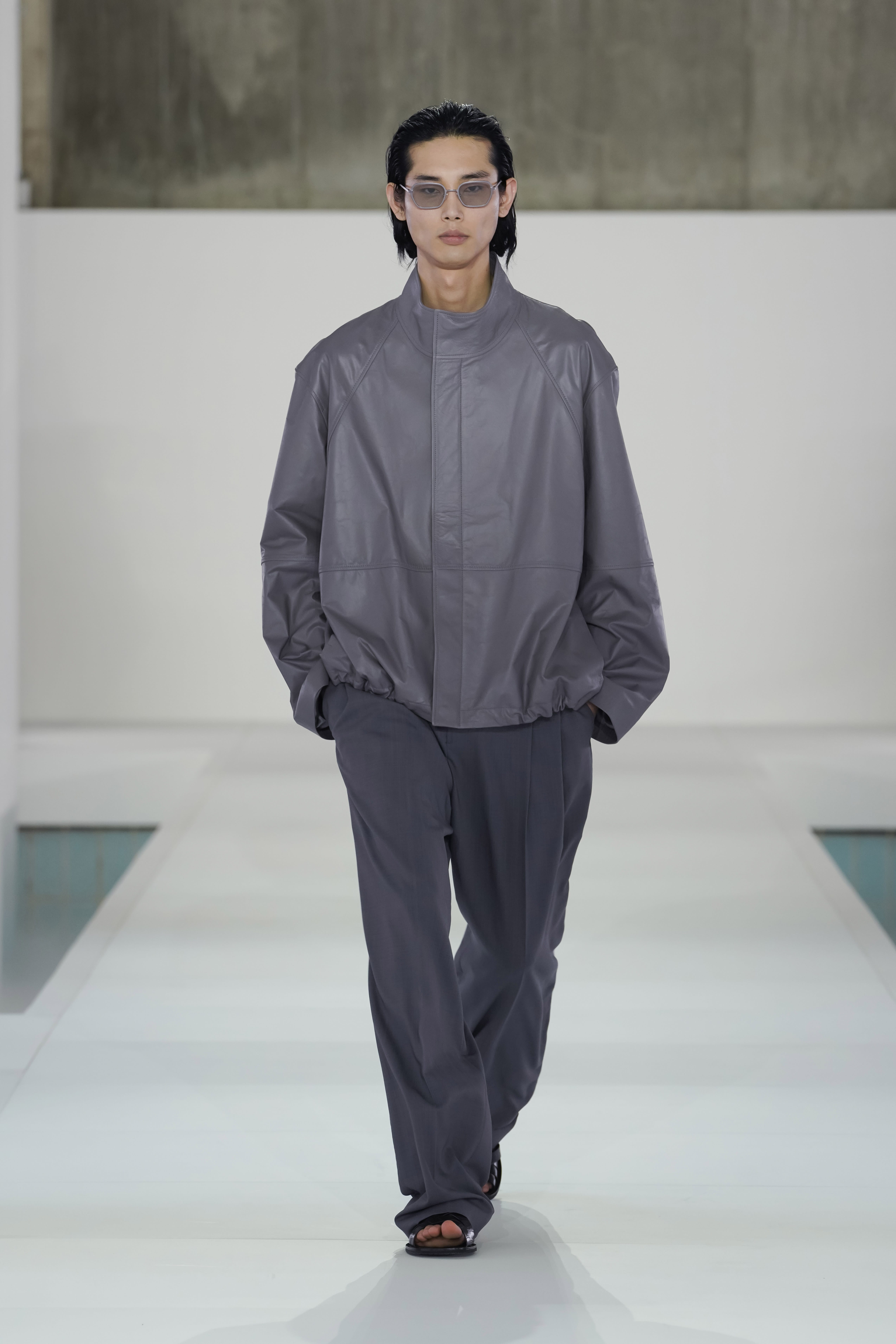 フルイドウール ワイドレッグパンツ